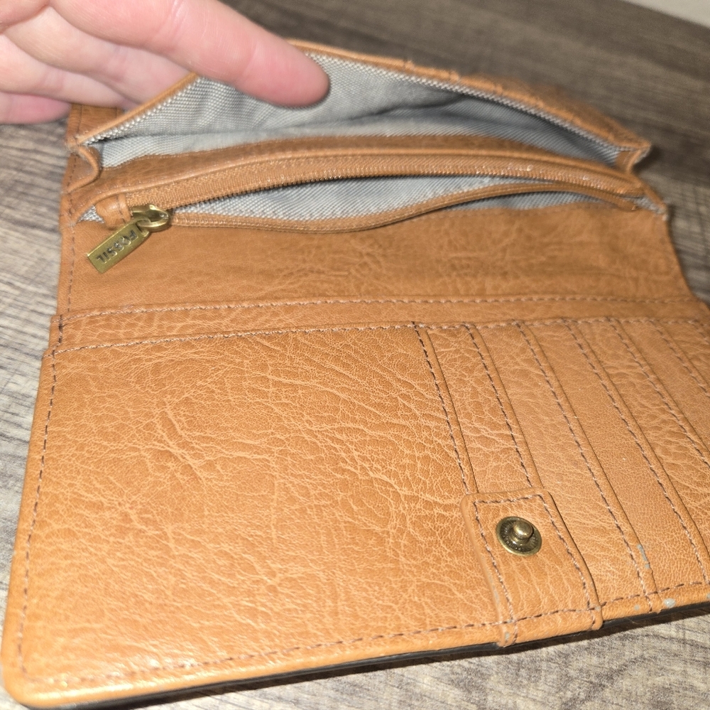 Fossil Women's Multicolor Leather Wallet - Picture 7 of 14